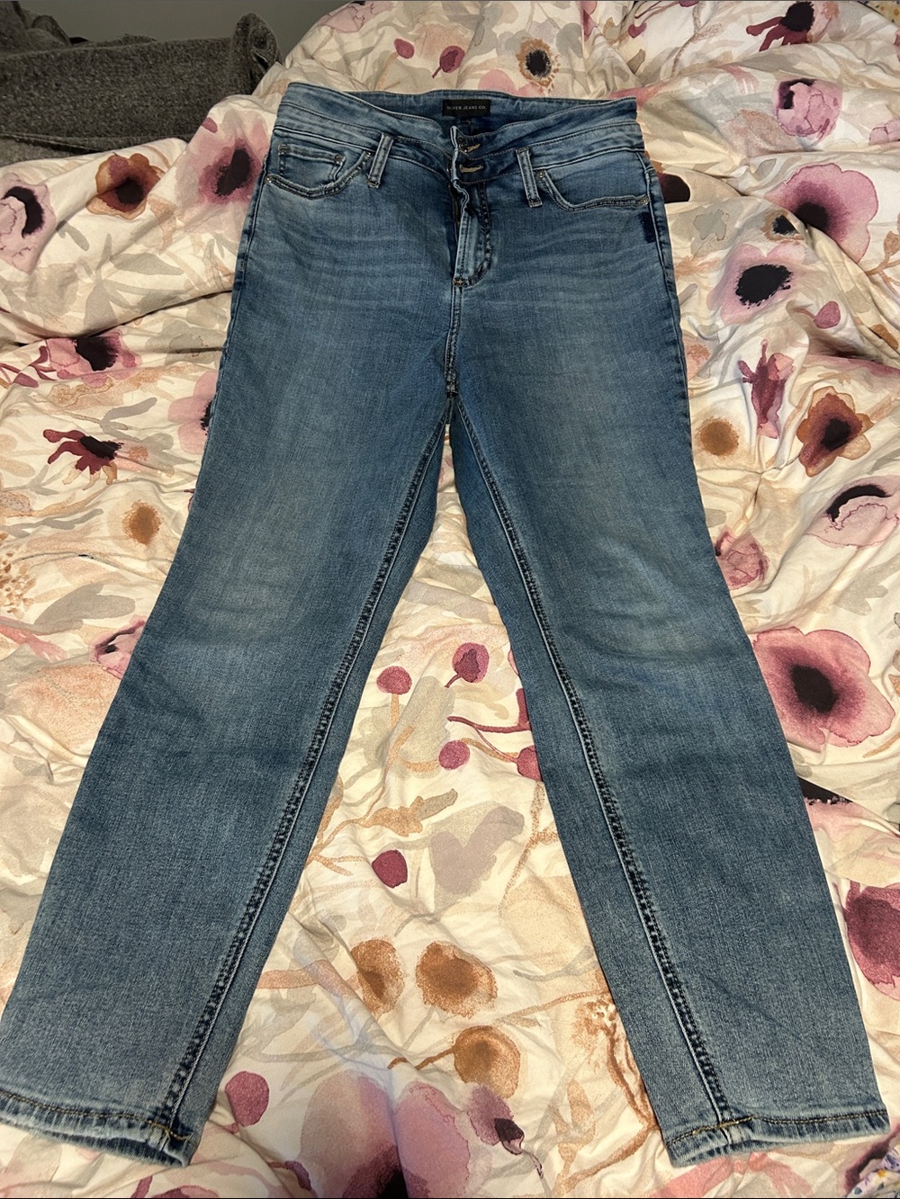 Silver Jeans Women's Slim Fit Light Blue Skinny Jeans